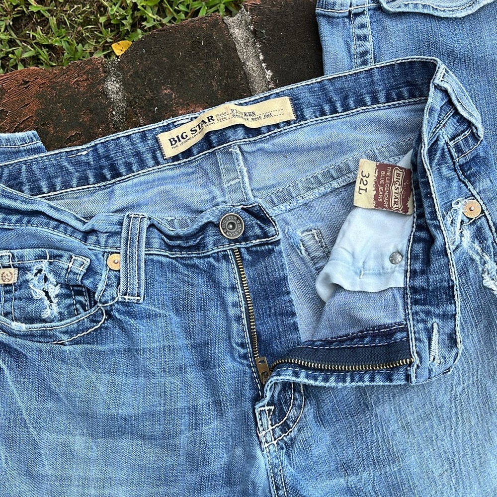Big Star regular Bootcut "Pioneer" distressed Jeans size 32L - Picture 4 of 7